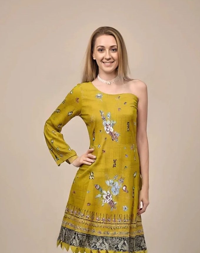 Asim Jofa Unstiched 3 Piece 2025 Collection